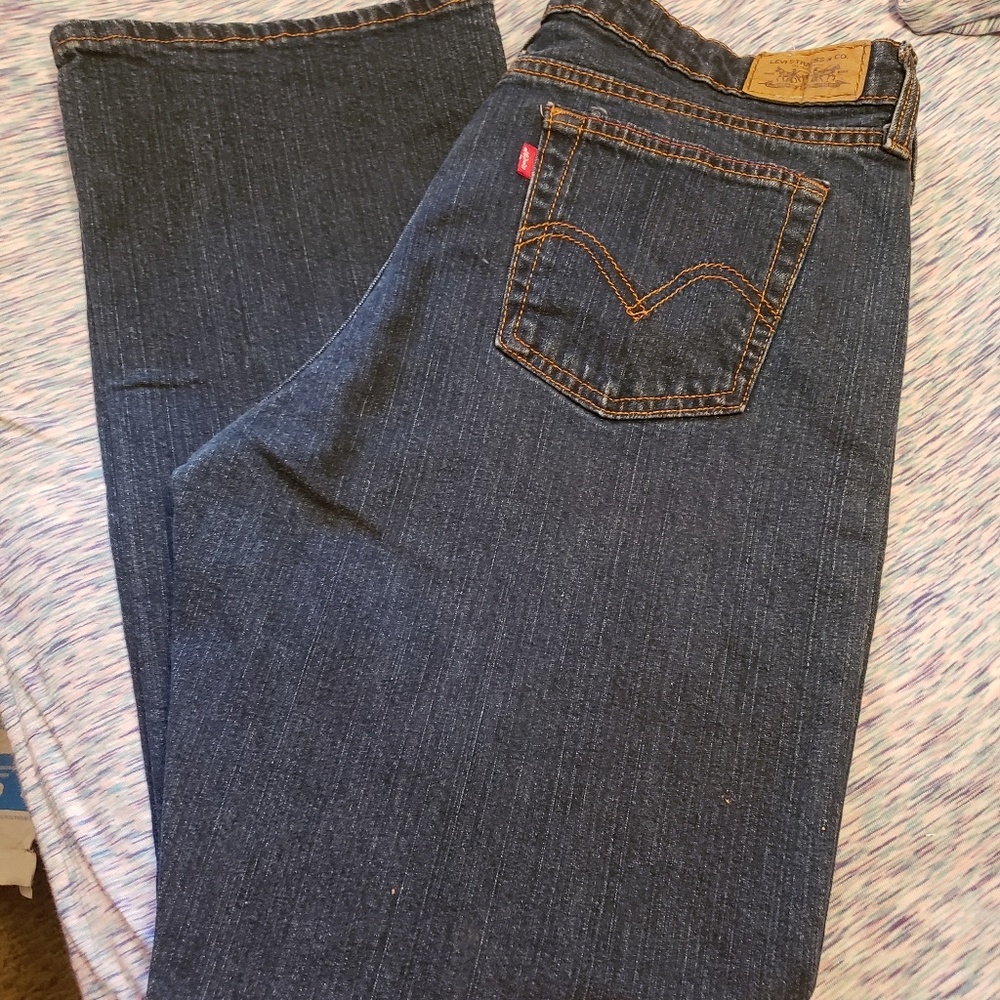 Ladies Levi's boot cut jeans.